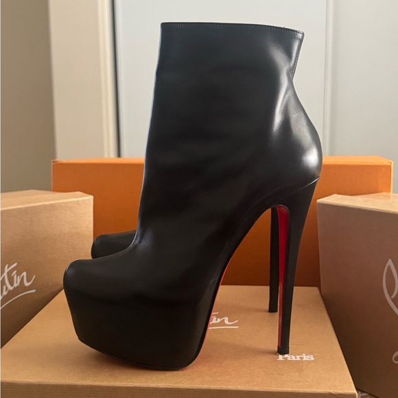 Christian Louboutin Daffodile Booty 160mm Black Leather with Dust Bags Size 39.5 - Picture 1 of 10